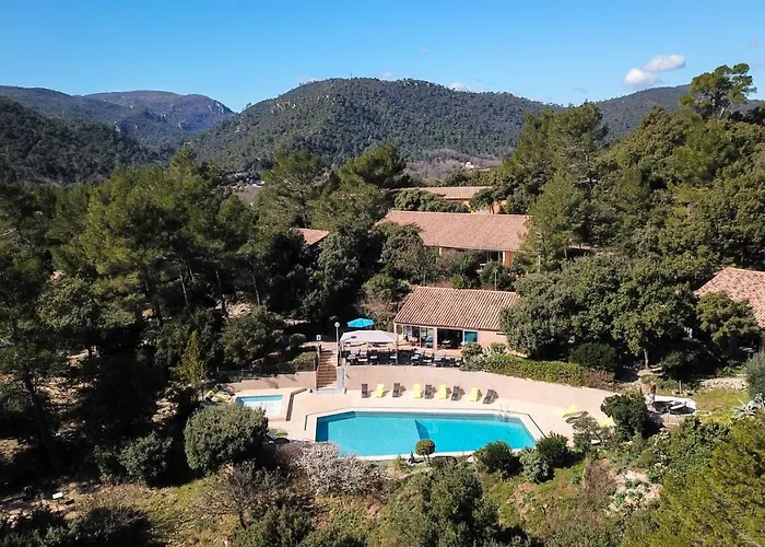 Les Arbousiers Village Hotel Provencal